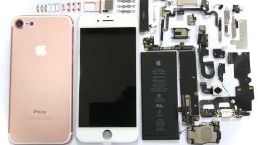 All of the parts for an iPhone 7 spread out 